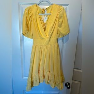 Yellow V-Neck Short Sleeve Flared Dresses